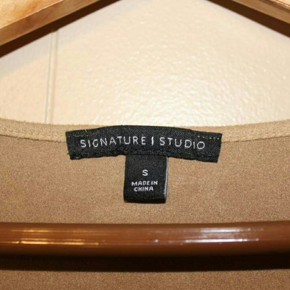 Faux Suede 3/4 Sleeve Signature Studio Top Small - Picture 6 of 6